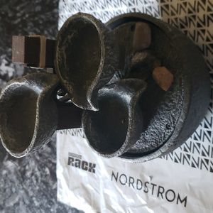 Battery powered tabletop fountain with lights an river rock!